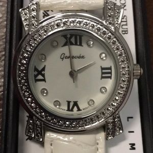 COPY - NWT,NIB,GENEVEX,WHITE LEATHER BAND WATCH.SEE PICS,Roman Numerals,Crystals